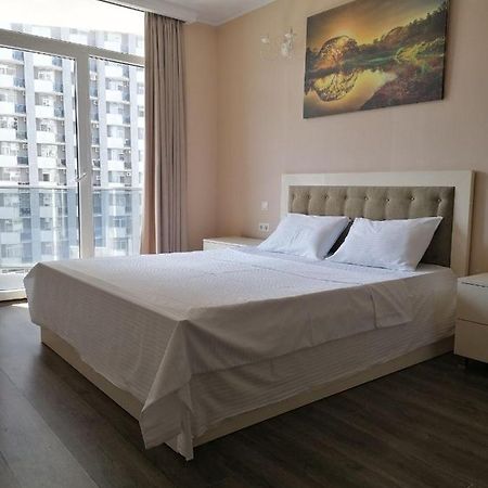 City Centre Appartement Batoemi Buitenkant foto