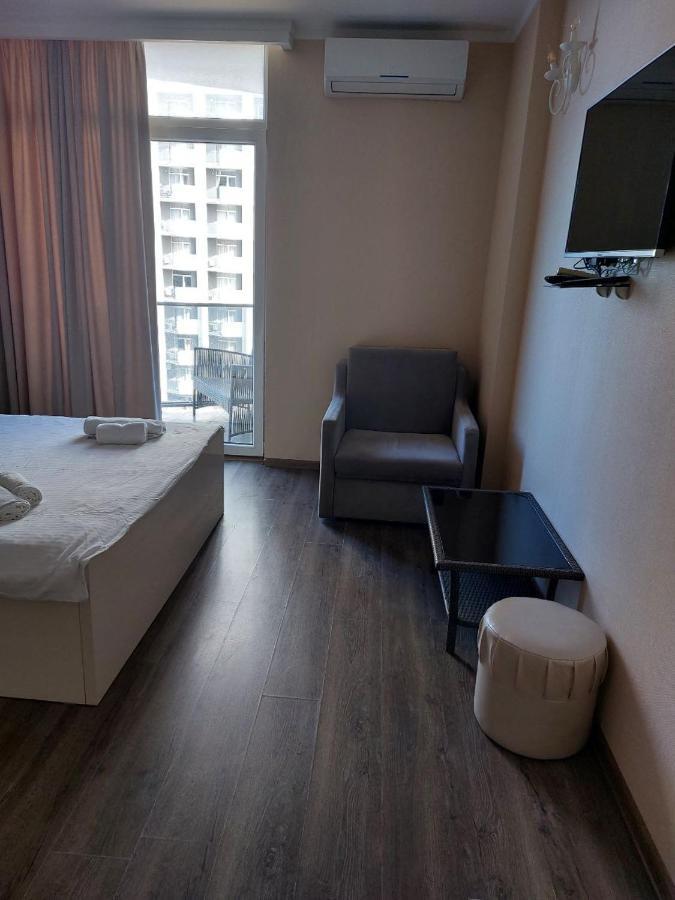 City Centre Appartement Batoemi Buitenkant foto